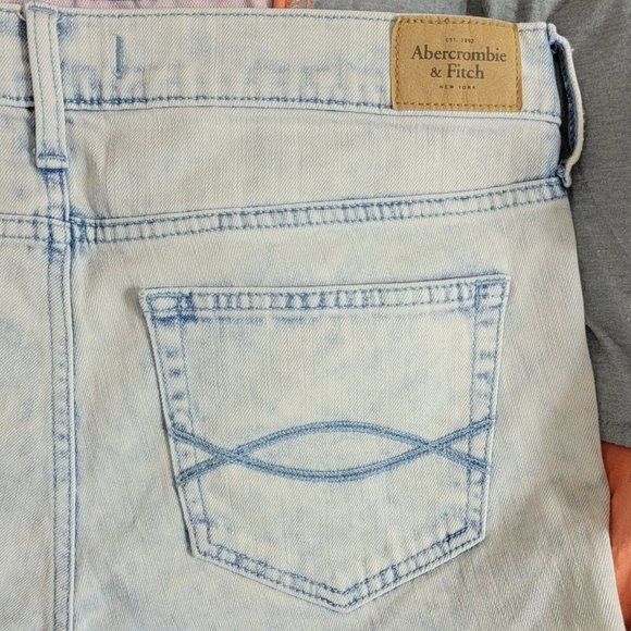 Abercrombie & Fitch Jeans Womens 32x26 Blue Tapered Ankle Zips Distressed Crop - Picture 11 of 13